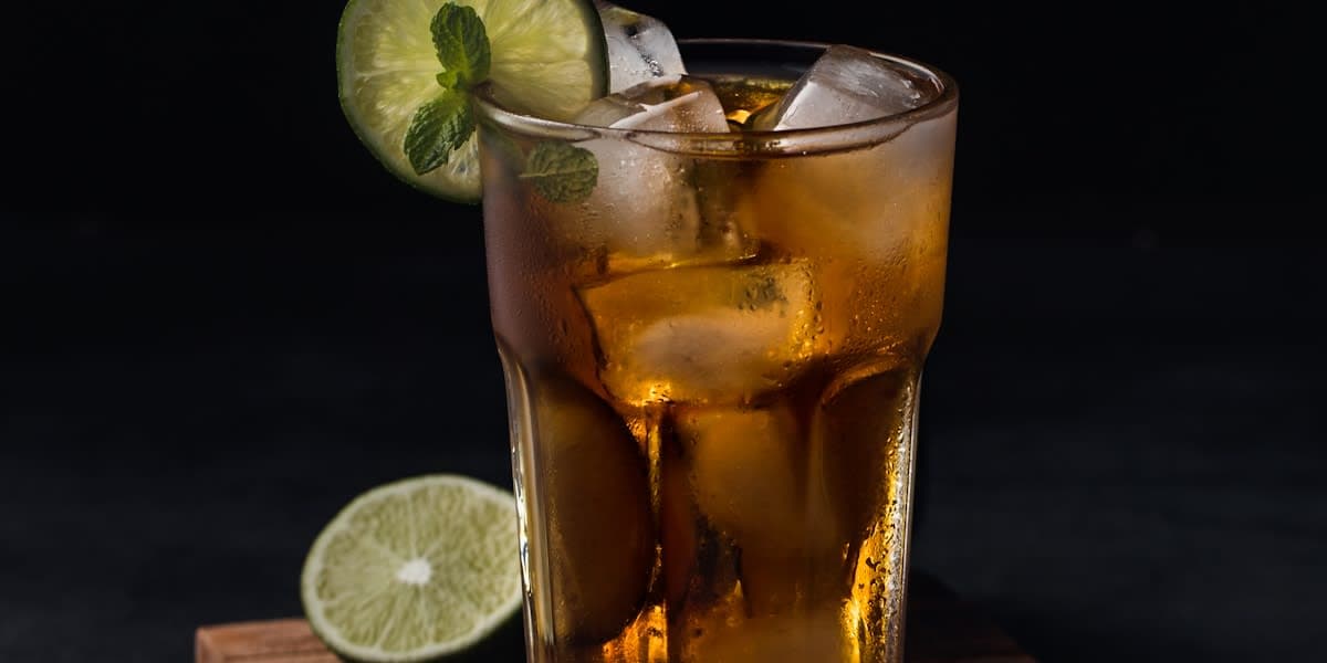 7 Amazing Health Benefits of Tea — What Science Says
